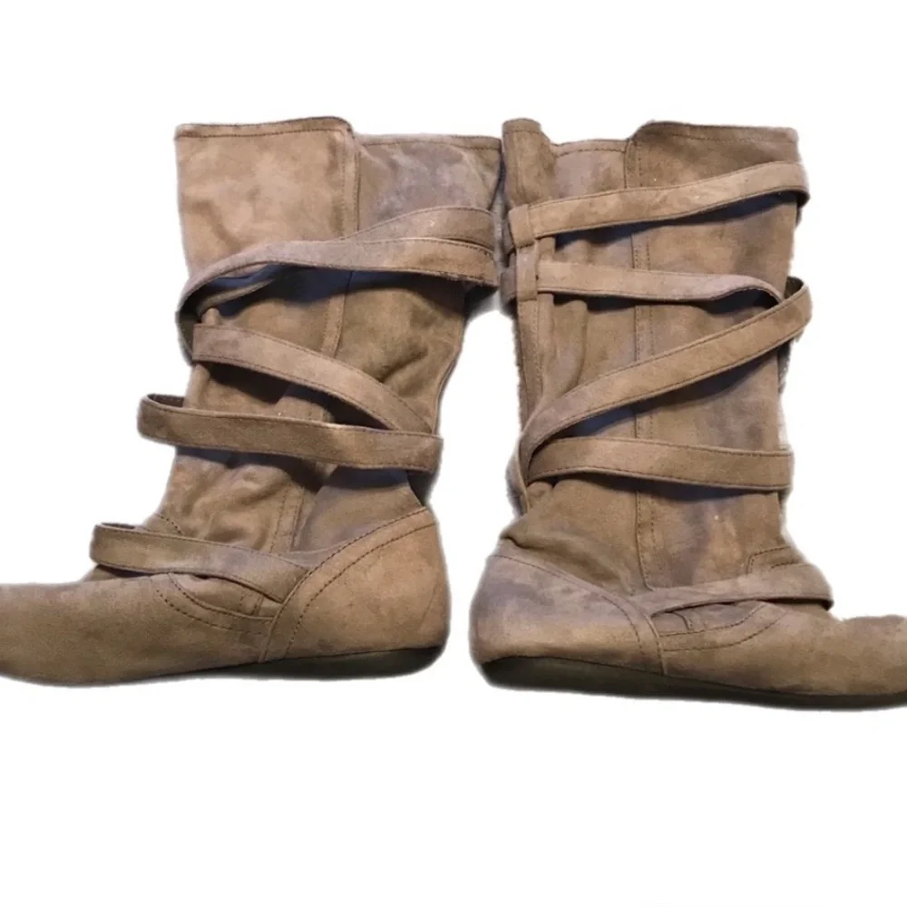 Report grey boots